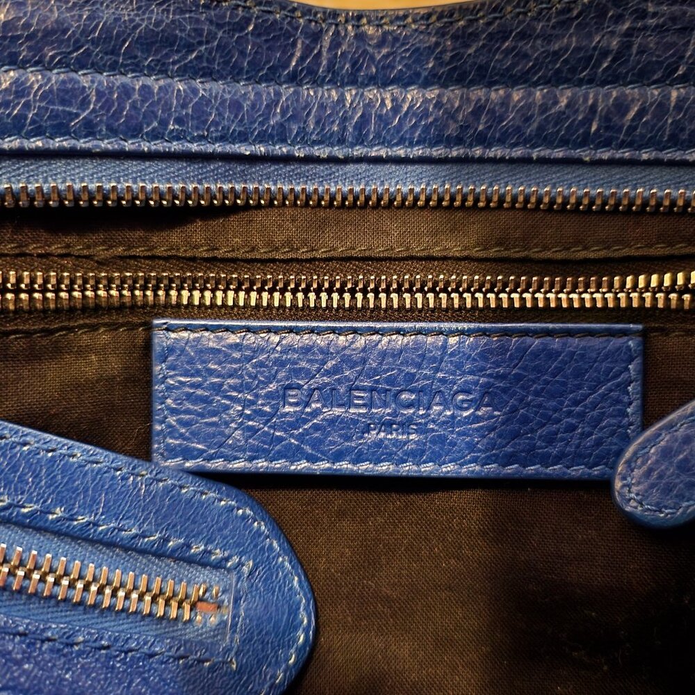 Authentic Balenciaga Classic Medium City Bag in Electric Blue Leather - Picture 10 of 16
